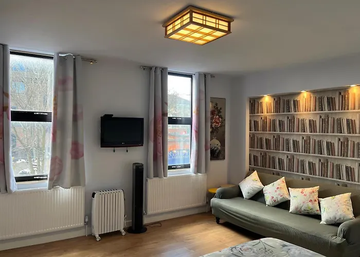 Lovely Apartment Near Gatwick Airport