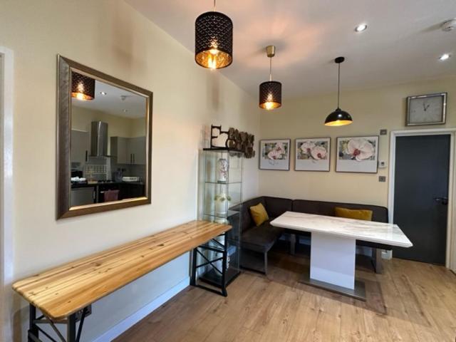 Lovely Near Gatwick Airport Reigate