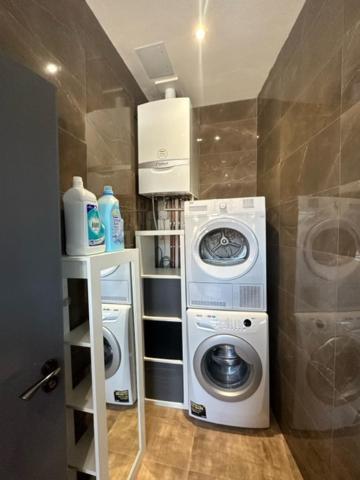 Apartment Lovely Near Gatwick Airport *